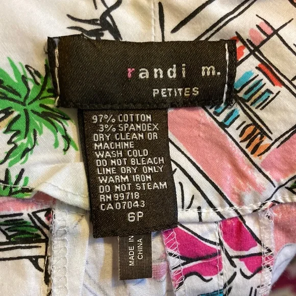 Randi M. Petites pleated skirt AOP illustrated pattern - Picture 4 of 5